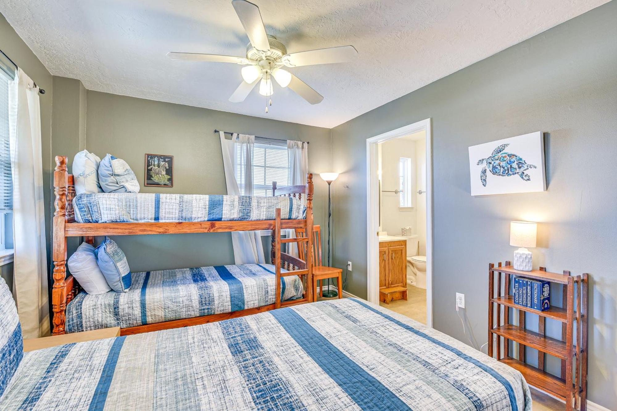 Crystal Beach Home With 2 Grills Walk To Shore! Luaran gambar